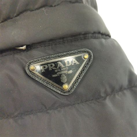 prada sgy091|PRADA 22AW Triangle Plate Logo Down Jacket Black SGY091 .